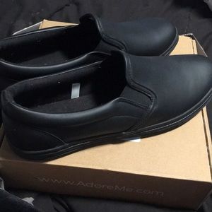 Mossimo slip resistant shoes